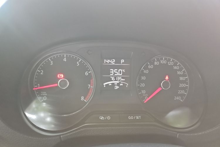 Volkswagen Polo 2017 car image #16