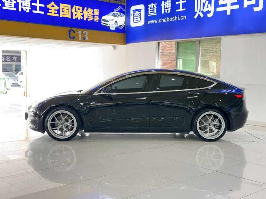 Tesla Model 3 2020 car image #2