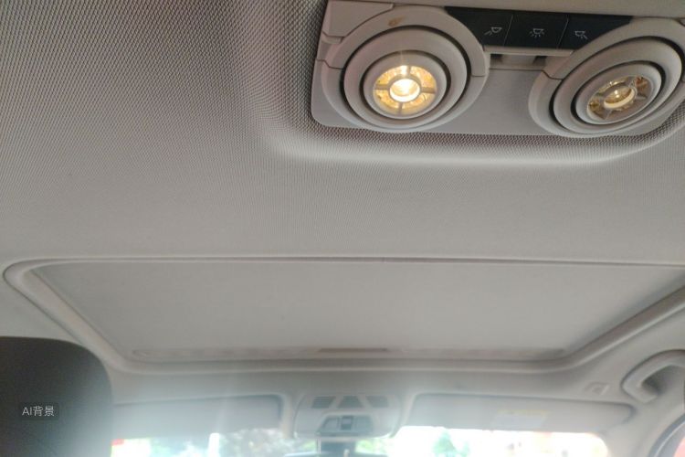 BMW 3 Series 2018 car image #20