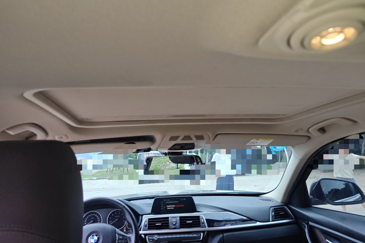 BMW 3 Series 2018 car image #20