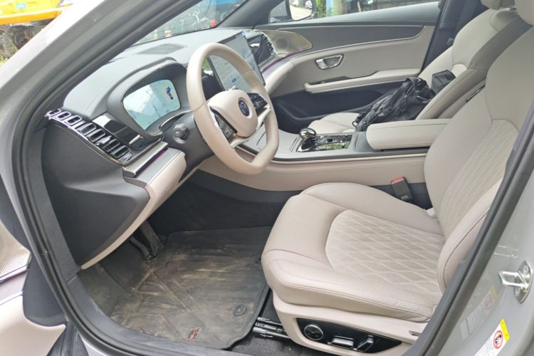 BYD Han 2025 car image #15
