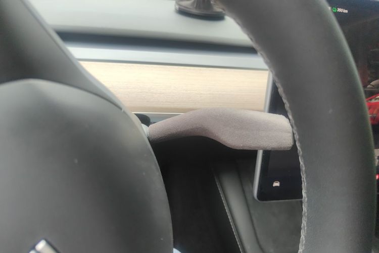 Tesla Model Y 2022 #14 Tesla Model Y 2022 car image #14