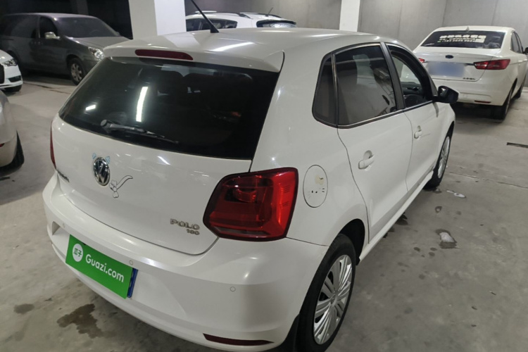 Volkswagen Polo 2016 car image #7