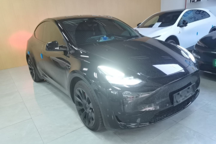 Tesla Model Y 2023 #4 Tesla Model Y 2023 car image #4