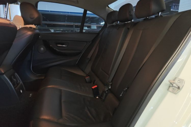 BMW 3 Series 2015 car image #17