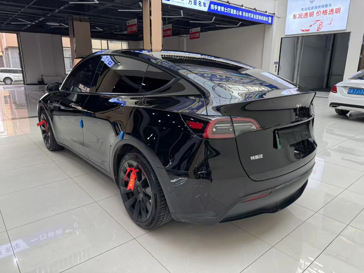 Tesla Model Y 2023 #4 Tesla Model Y 2023 car image #4