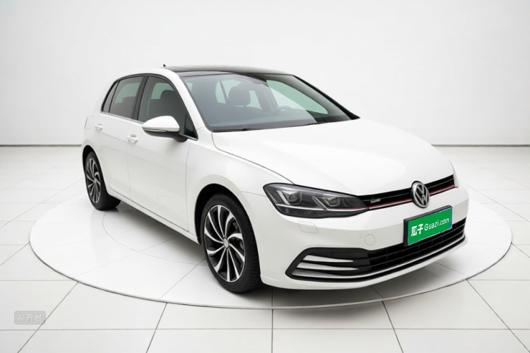 Volkswagen Golf 2022 car image #4