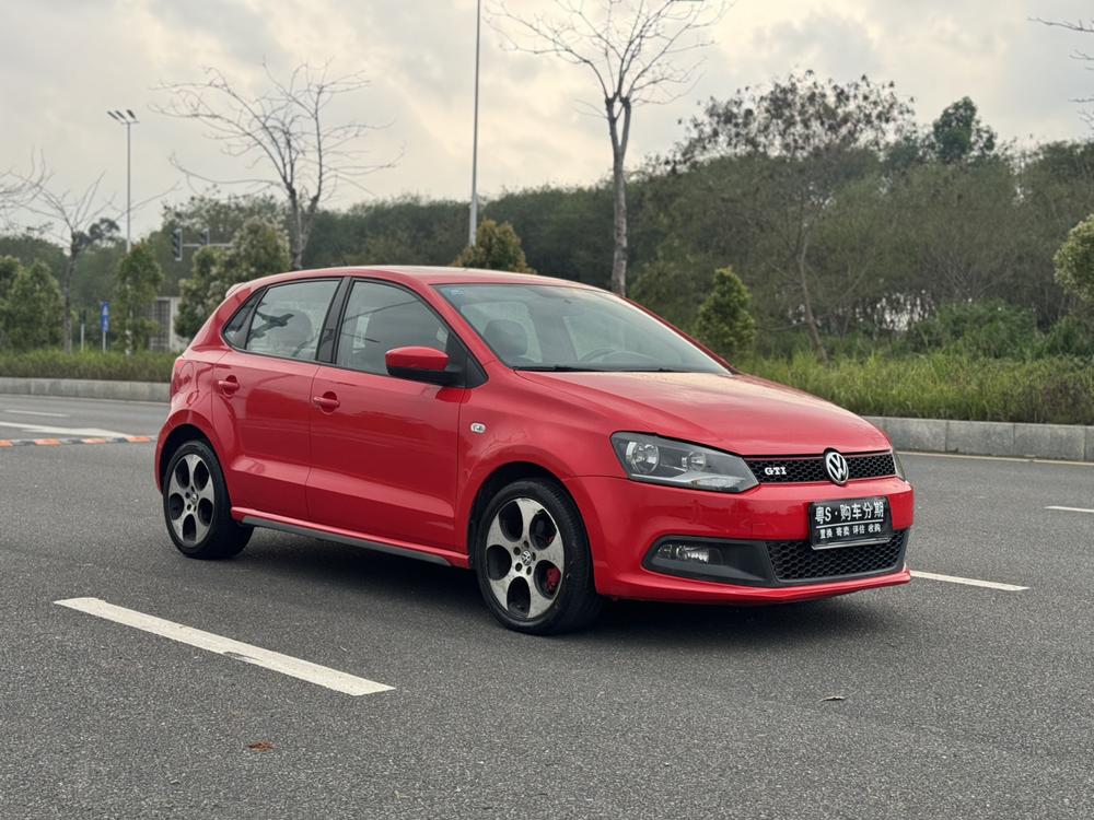 Volkswagen Polo 2014 car image #3