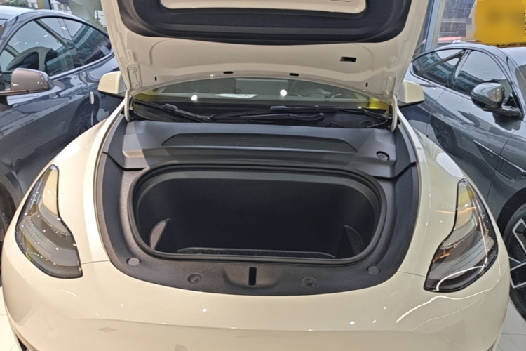 Tesla Model Y 2024 #22 Tesla Model Y 2024 immagine di auto #22