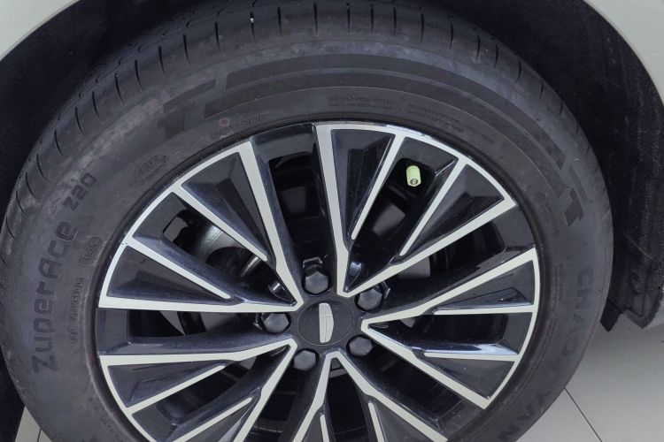 GEELY Emgrand 2026 car image #11