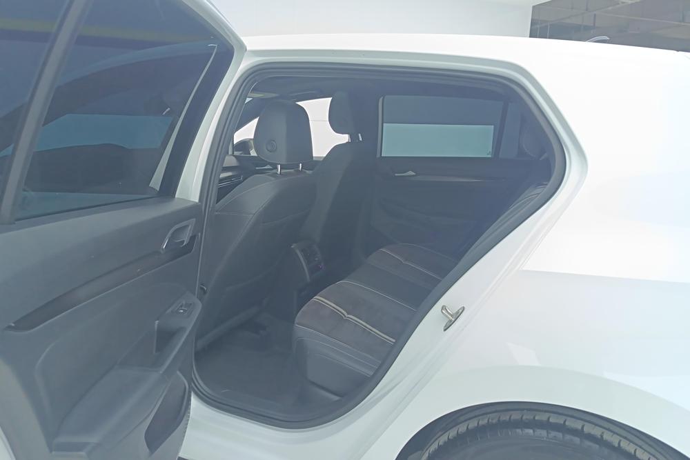 Volkswagen Golf 2024 car image #16
