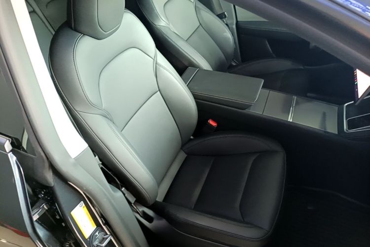 Tesla Model Y 2025 car image #23