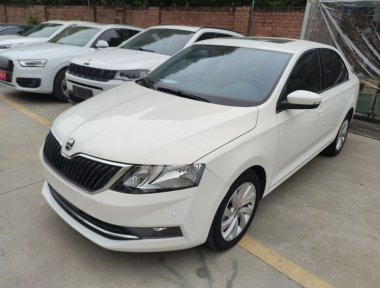 Skoda Rapid 2018 Skoda Rapid 2018 image de voiture