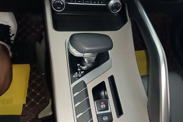 GEELY Coolray 2024 #14 GEELY Coolray 2024 car image #14