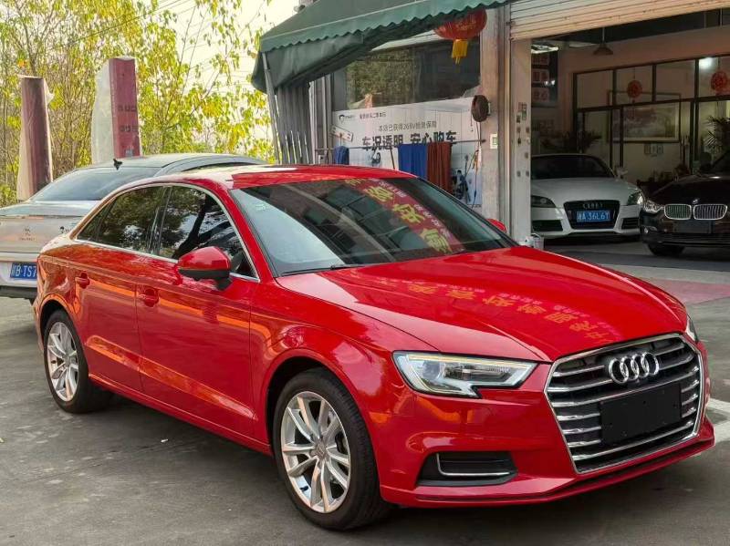 Audi A3 2019 car image #3
