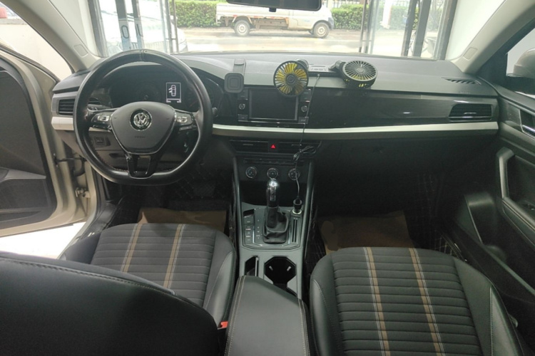 Volkswagen Lavida 2019 car image #10
