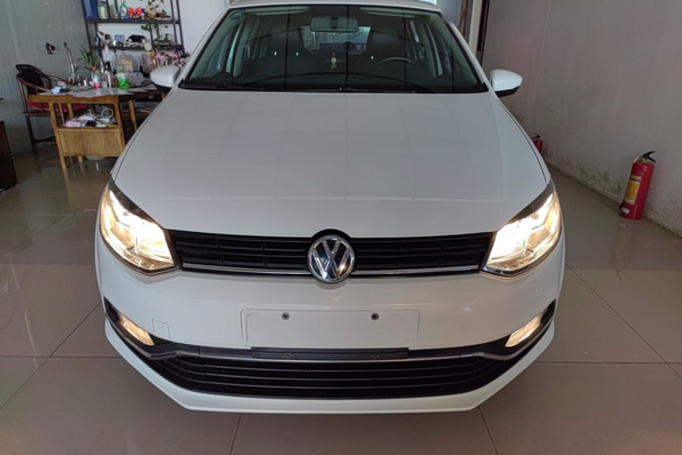 Volkswagen Polo 2019 car image #3