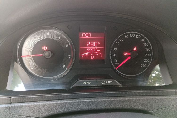 Volkswagen Santana 2016 car image #13