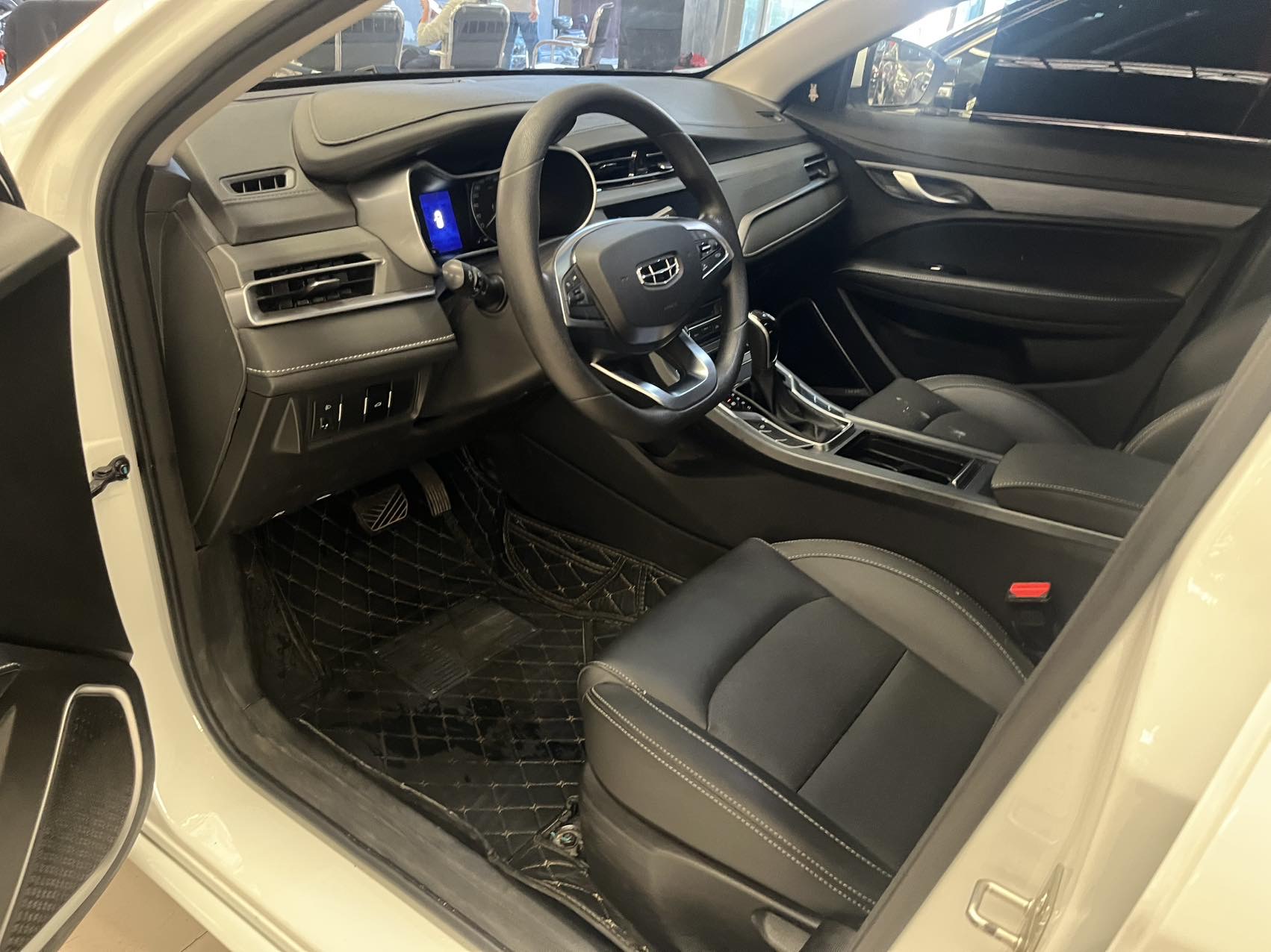 GEELY Emgrand 2021 imagem de carro #3