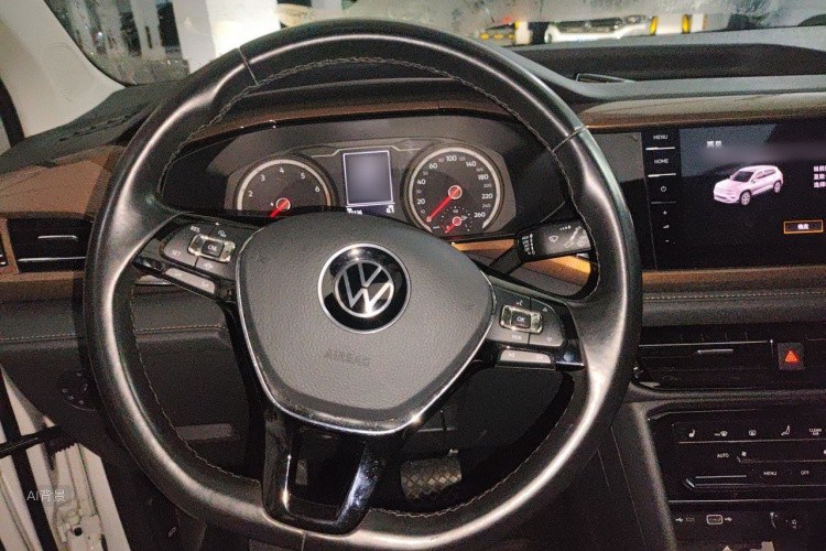 Volkswagen Tharu 2020 car image #12