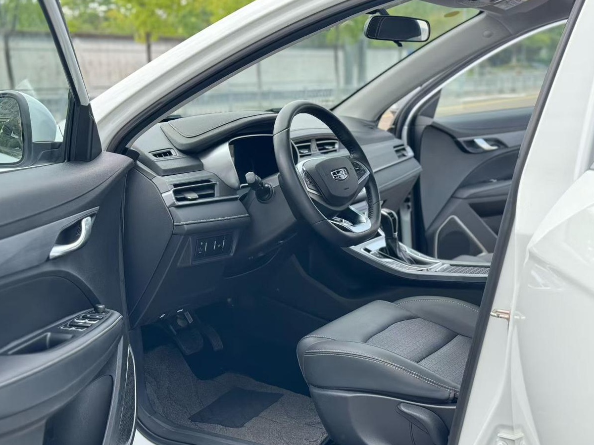 GEELY Emgrand 2021 car image #3