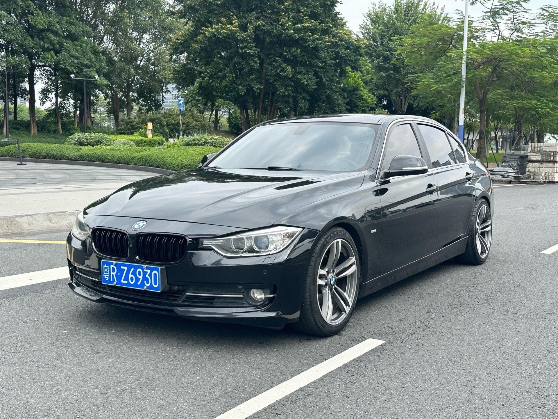 BMW 3 Series 2012 car image 
