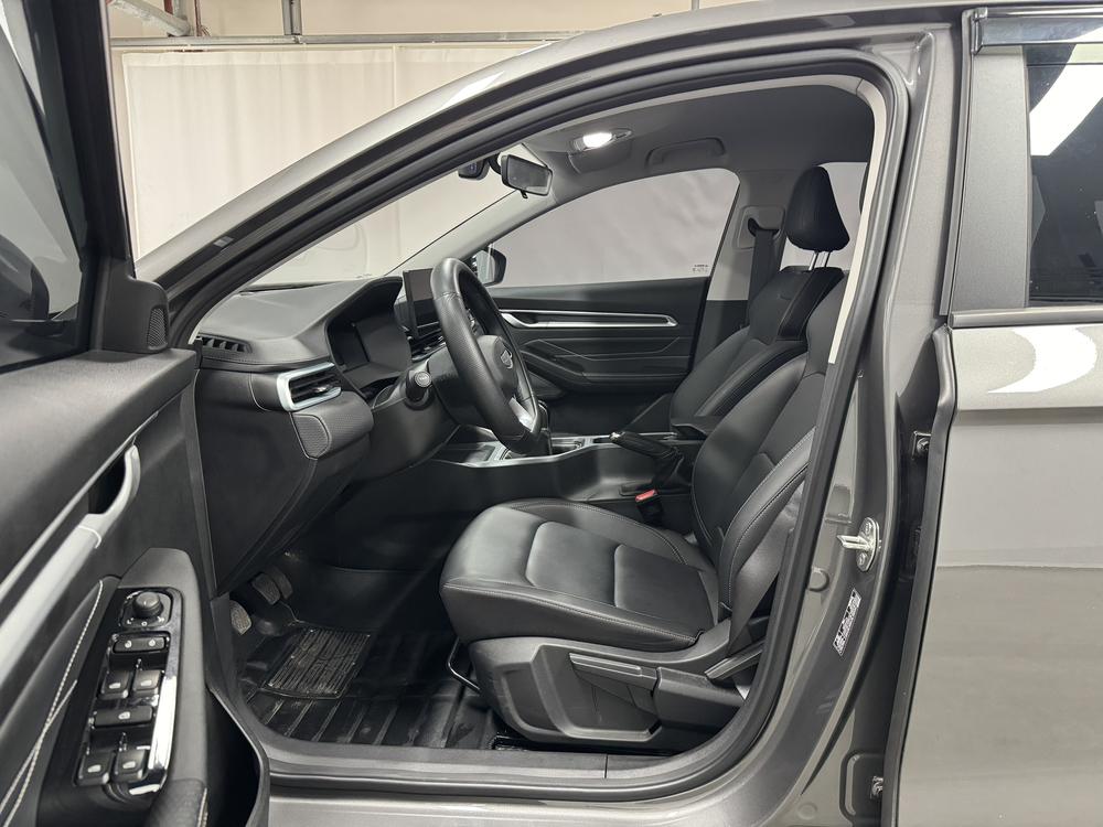 GEELY Emgrand 2025 #17 GEELY Emgrand 2025 car image #17