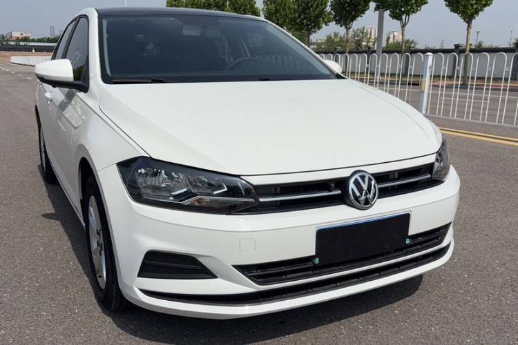 Volkswagen Polo 2021 car image #5