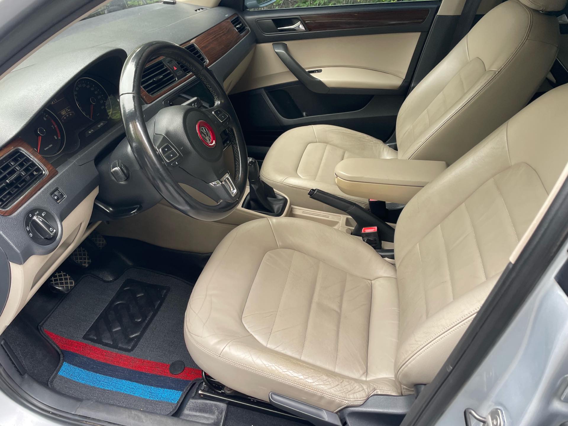 Volkswagen Santana 2013 car image #4