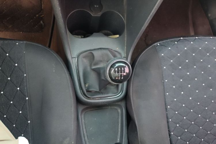 Volkswagen Polo 2017 car image #14