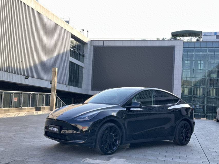 Tesla Model Y 2023 immagine di auto 