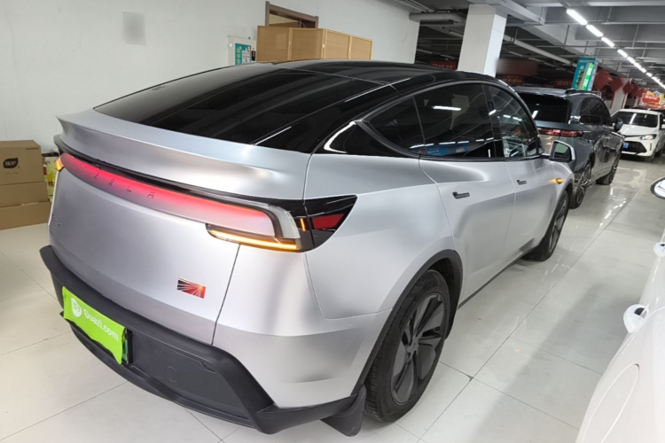 Tesla Model Y 2025 imagen de coche #5