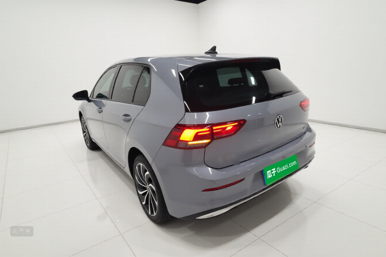 Volkswagen Golf 2022 car image #5