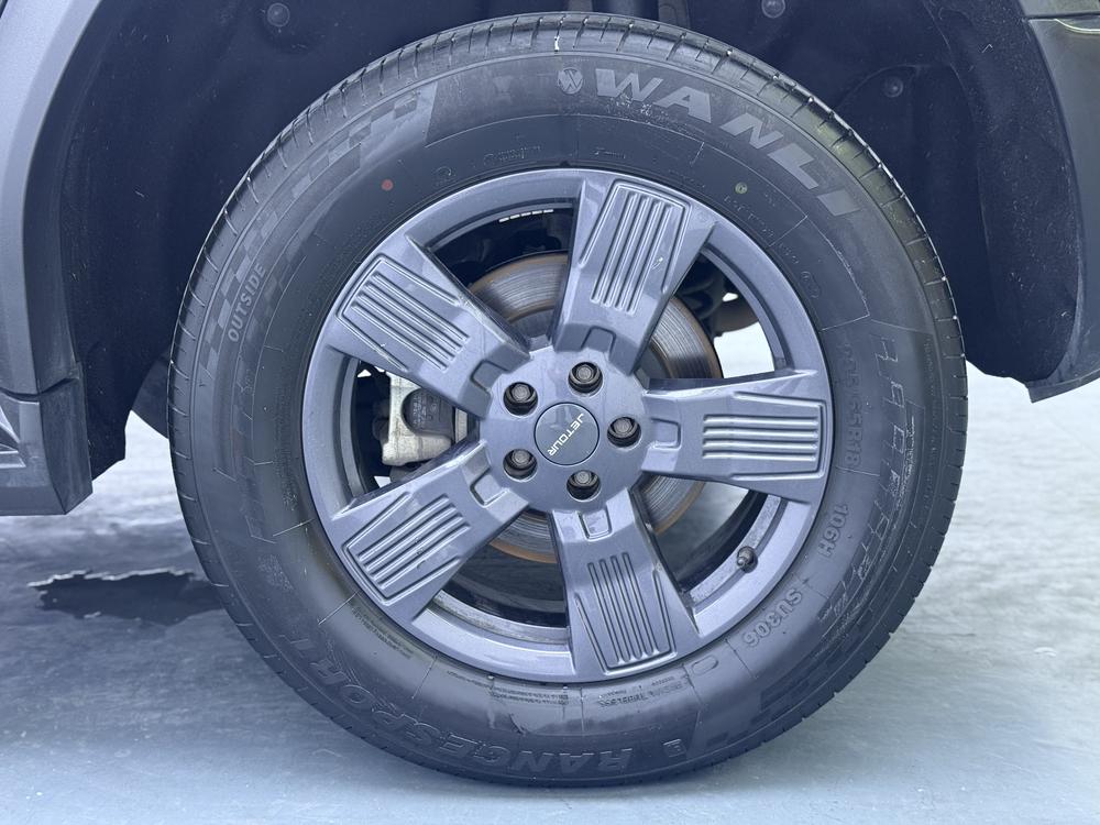 Jetour Traveller 2024 car image #9