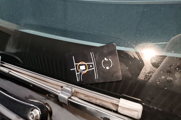 Tesla Model 3 2023 car image #12
