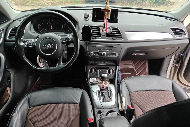 Audi Q3 2017 car image #11