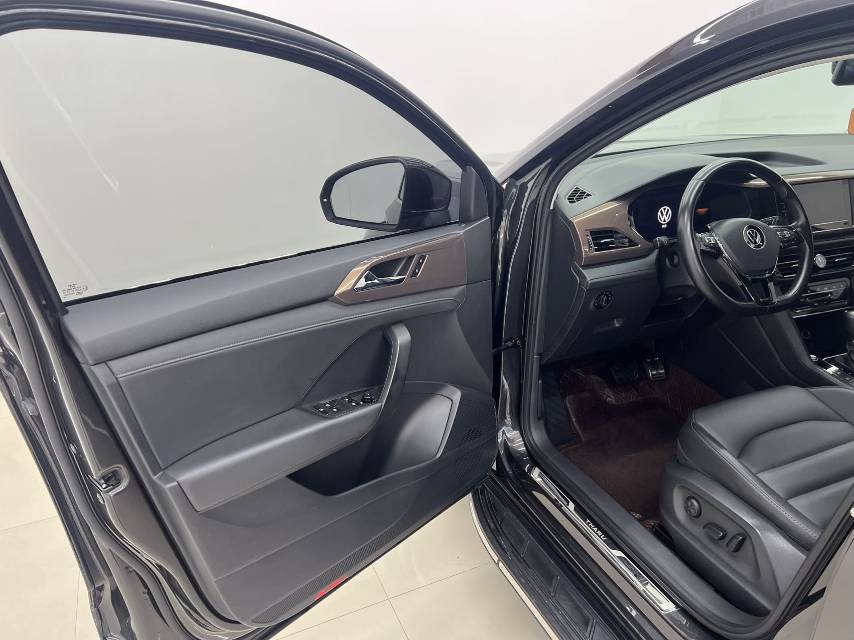Volkswagen Tharu 2022 car image #9