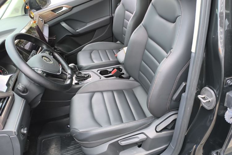 Volkswagen Tharu 2021 car image #15