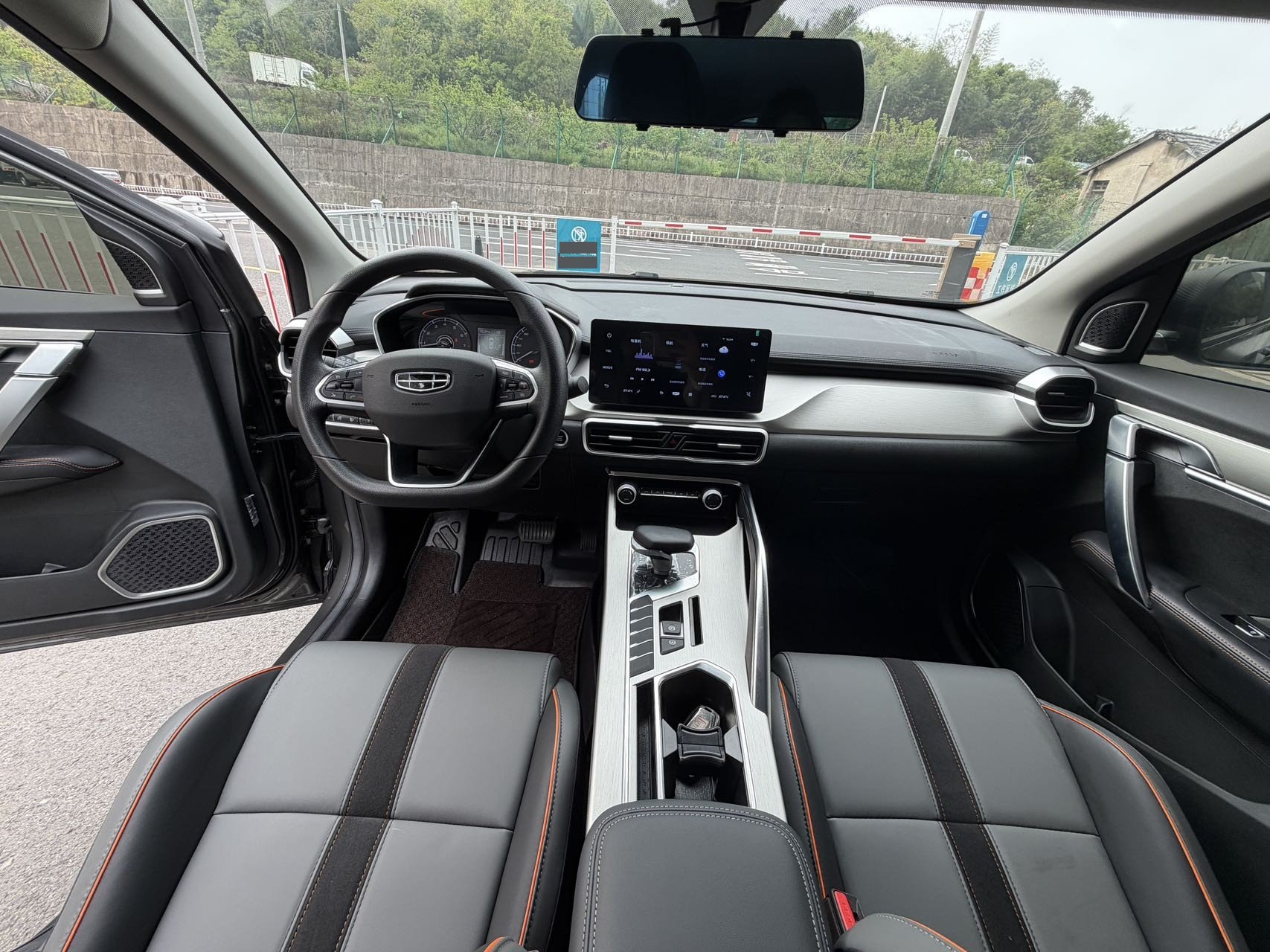 GEELY Coolray 2025 imagen de coche #9