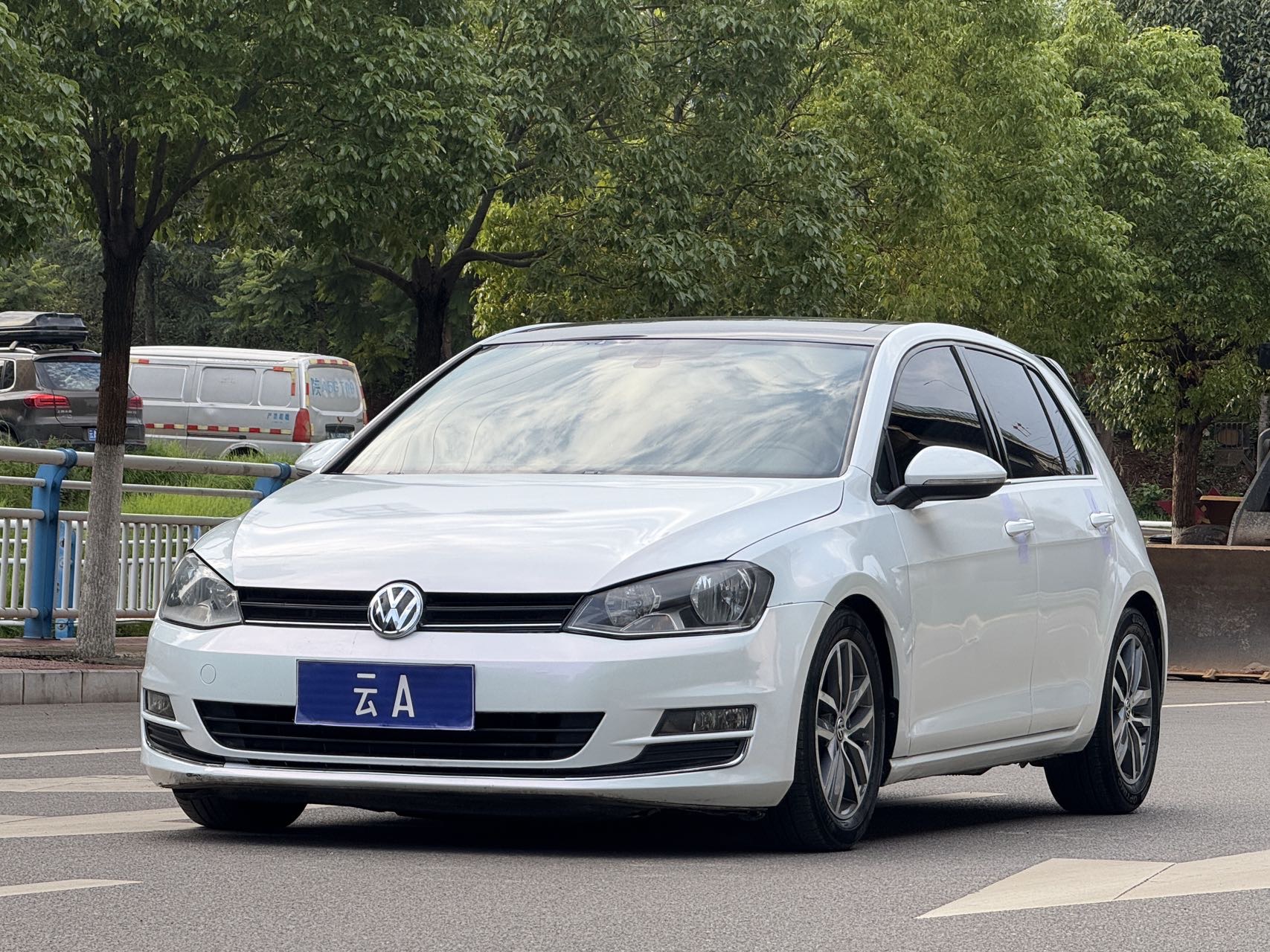 2016 2016 car image