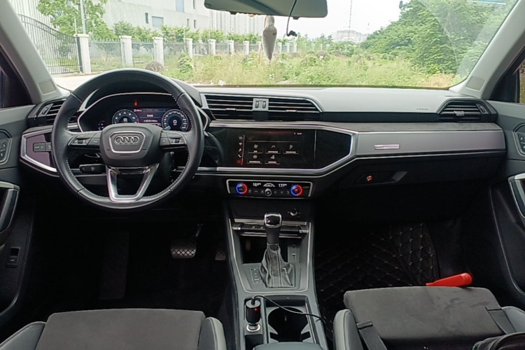 Audi Q3 2019 #10 Audi Q3 2019 car image #10