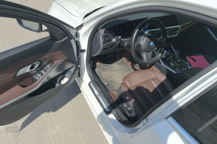 BMW 3 Series 2022 imagen de coche #18