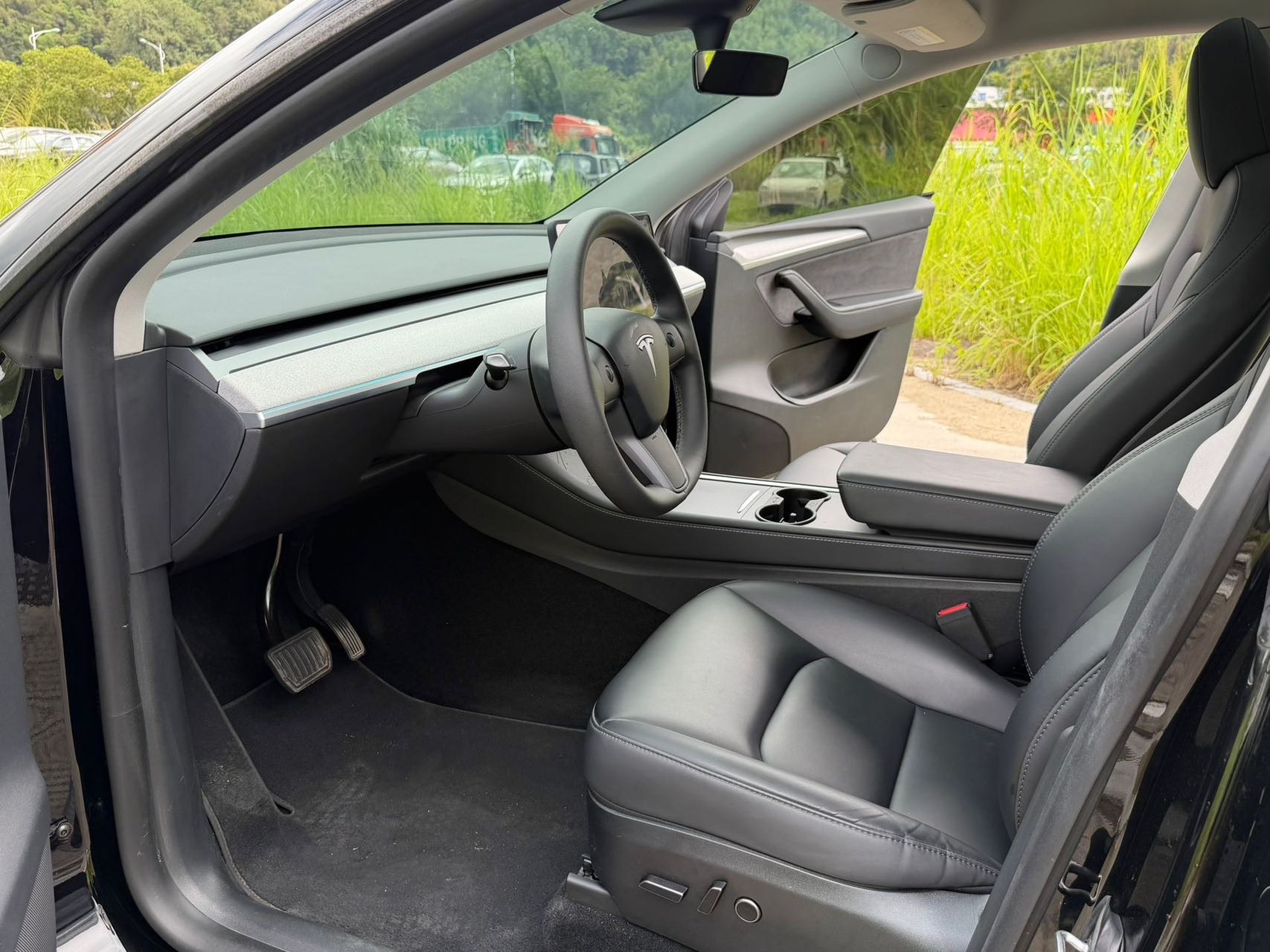 Tesla Model Y 2024 car image #4