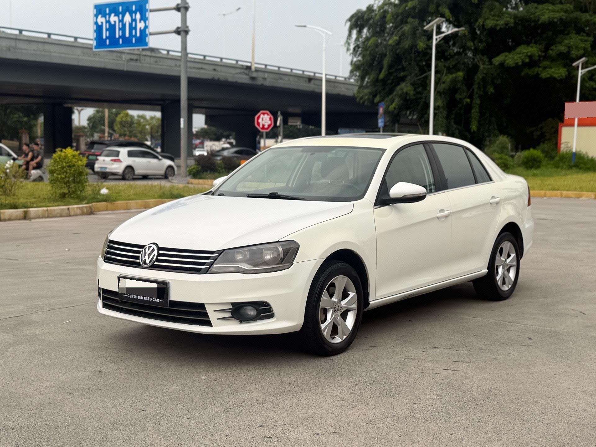 Volkswagen Bora 2014 car image 