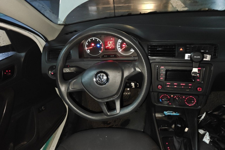 Volkswagen Santana 2017 car image #15