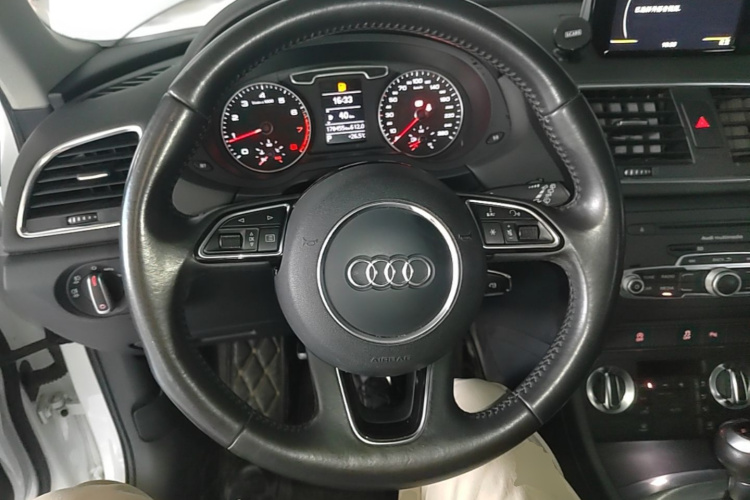 Audi Q3 2016 #11 Audi Q3 2016 car image #11