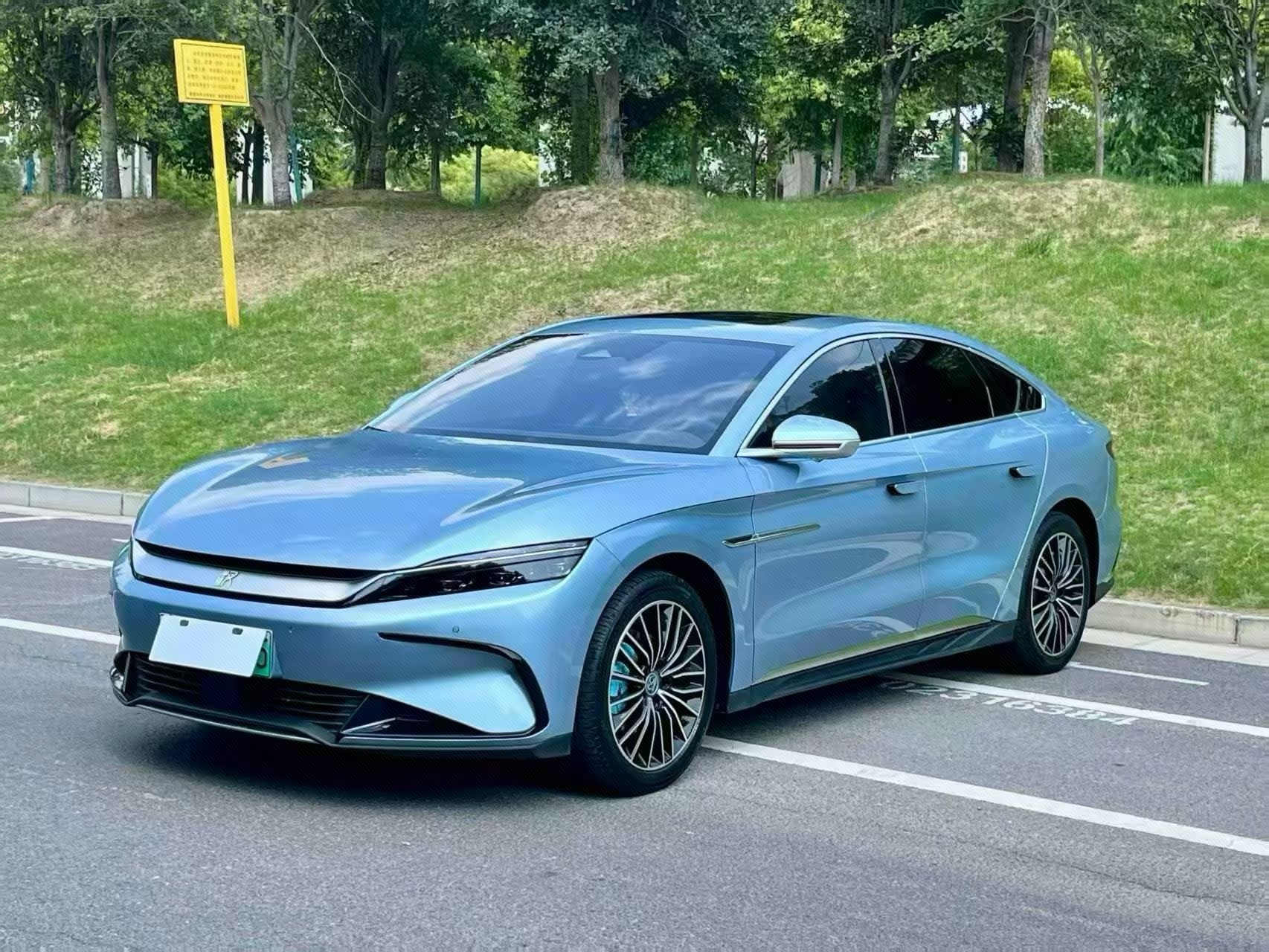 BYD Han 2024 car image 
