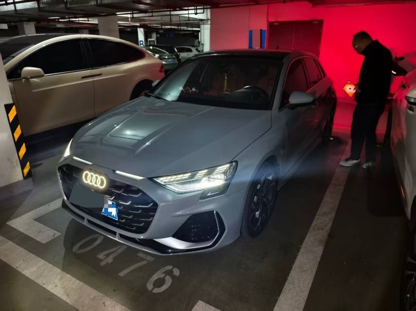 2025 immagine di auto 