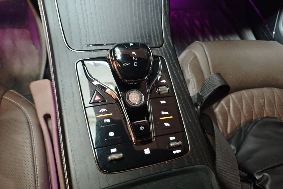 BYD Han 2021 صورة سيارة #27