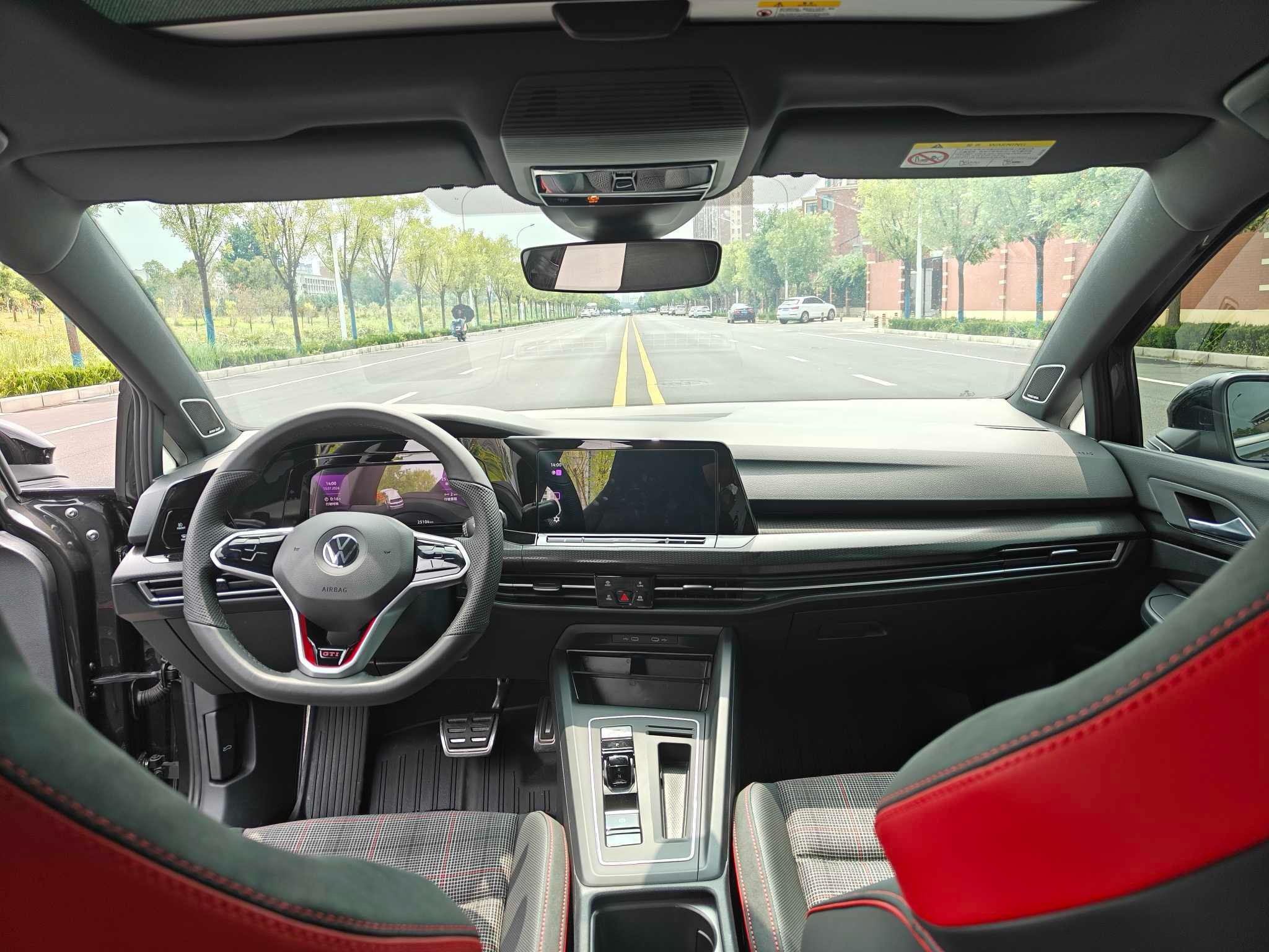 Volkswagen GolfGTI 2022 car image #6
